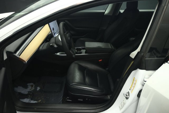 Used 2020 Tesla Model 3 Standard Range RWD image 49