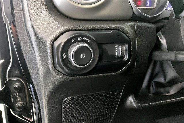 Used 2023 Jeep Wrangler Unlimited Sahara w/ Cold Weather Group AWD/4WD image 47