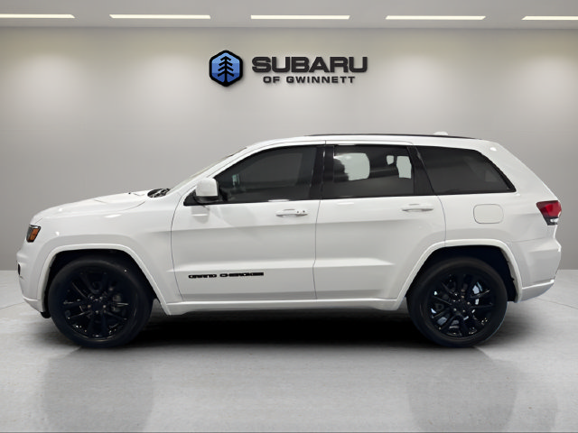 Used 2020 Jeep Grand Cherokee Altitude RWD image 2
