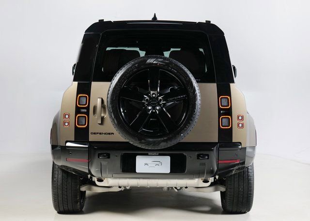 New 2026 Land Rover Defender 110 X-Dynamic SE image 7