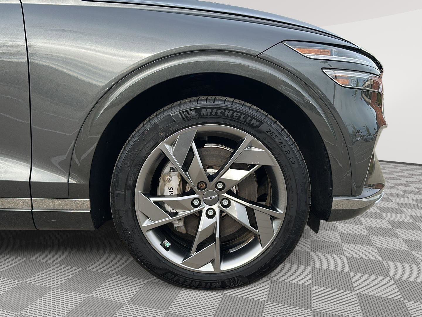Used 2024 Genesis Electrified GV70 AWD/4WD image 12