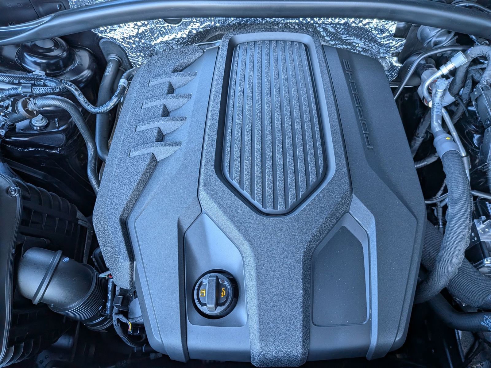 Certified 2025 Porsche Macan image 28