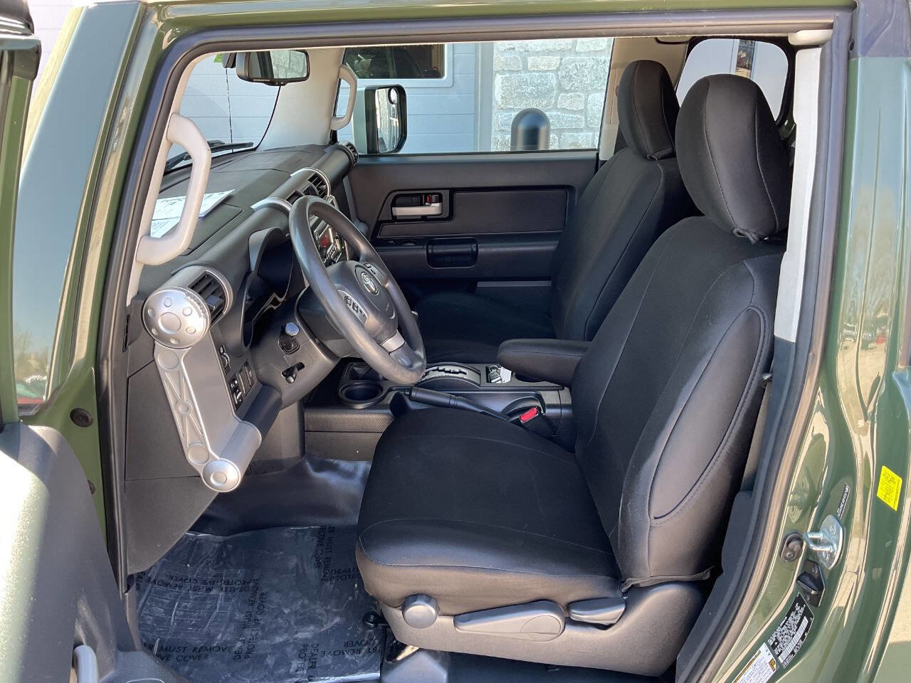 Used 2011 Toyota FJ Cruiser 4WD w/ Convenience Pkg image 13