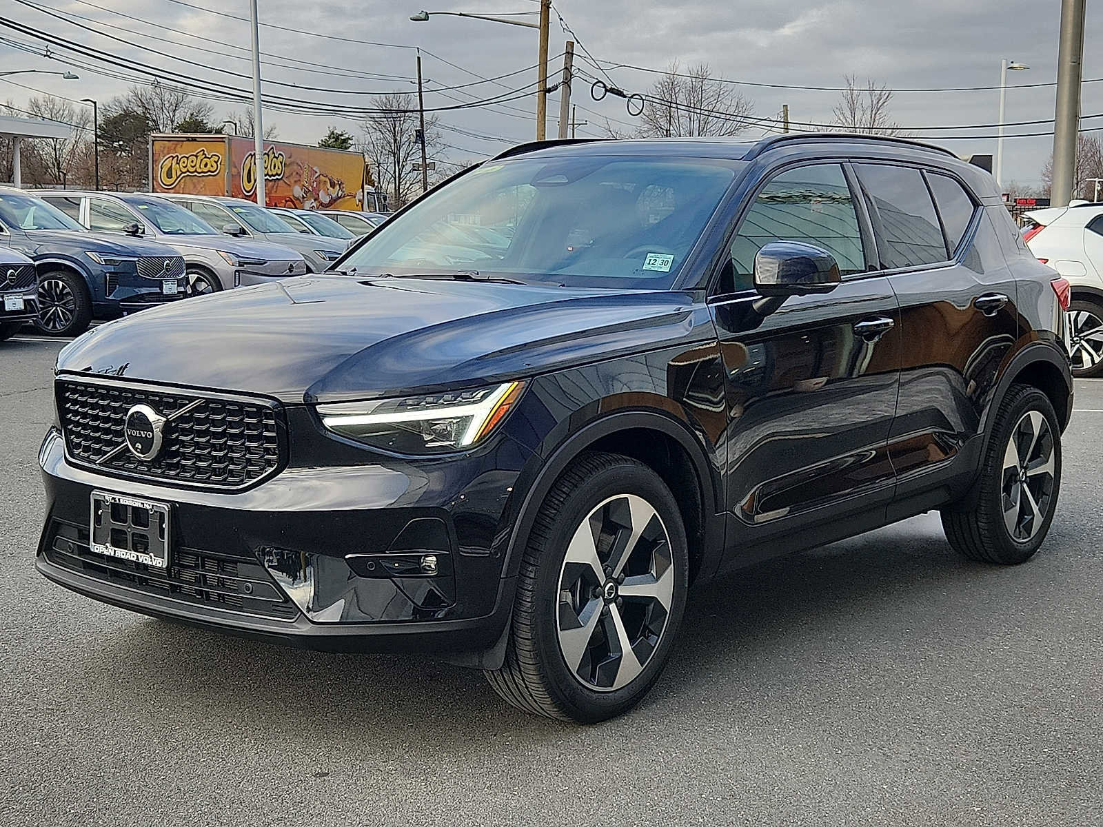 Used 2026 Volvo XC40 B5 Plus w/ Protection Package Premier image 3