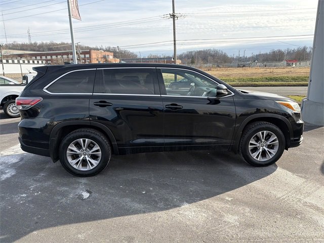 Used 2016 Toyota Highlander Plus image 3