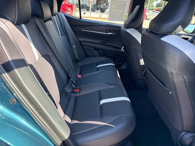 Used 2025 Toyota Camry SE w/ Convenience Package FWD image 14
