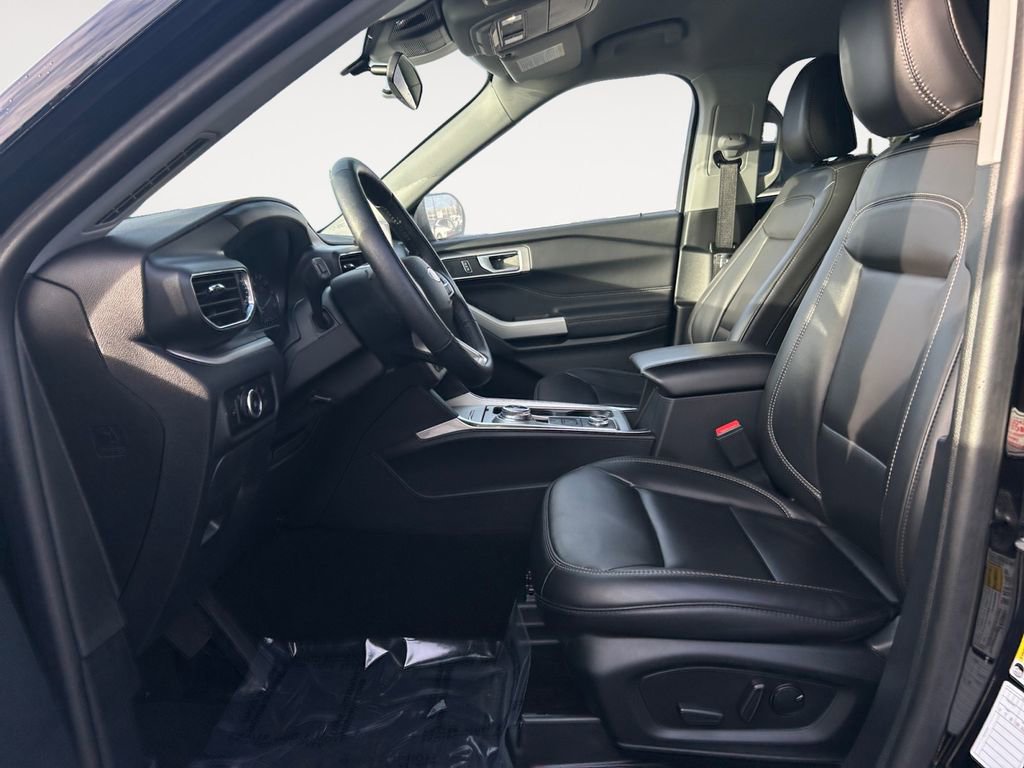 Used 2024 Ford Explorer XLT w/ Equipment Group 202A image 15