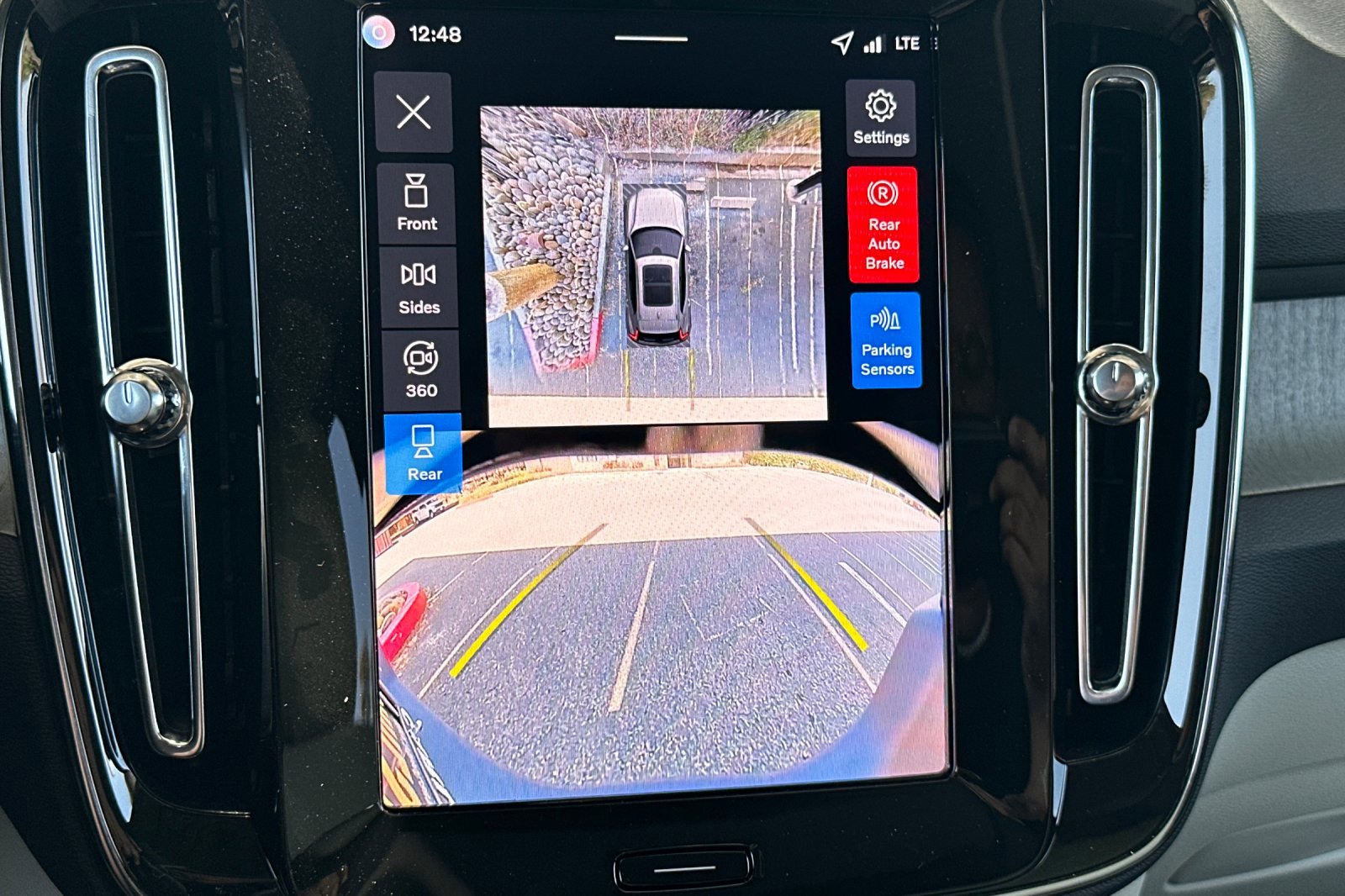 New 2026 Volvo XC40 B5 Ultra w/ Climate Package image 17