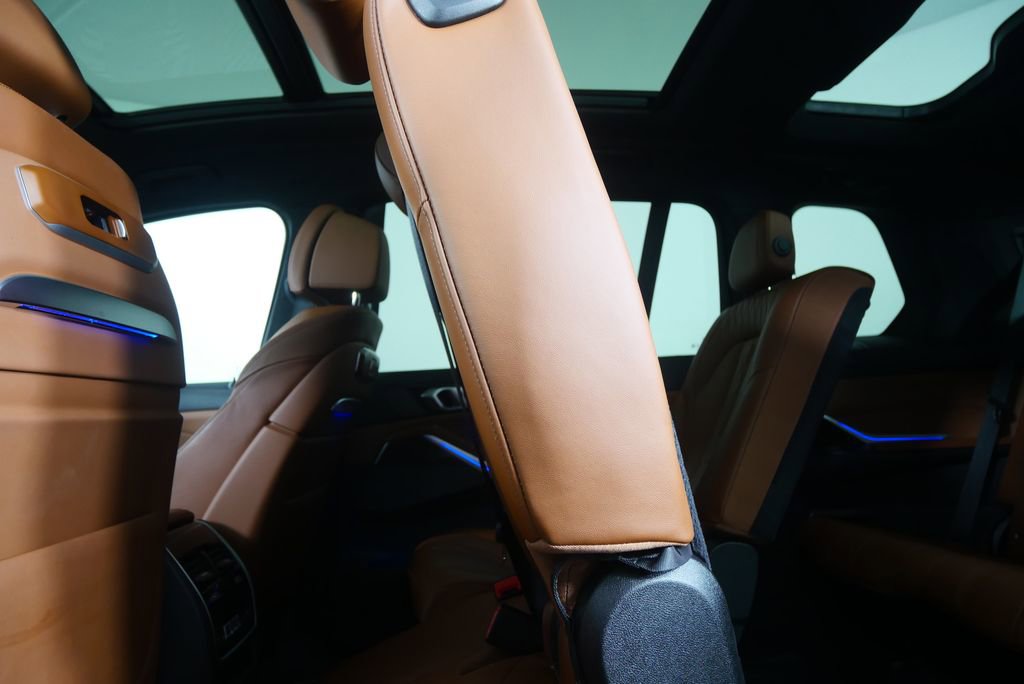 Certified 2025 BMW X7 M60i image 17