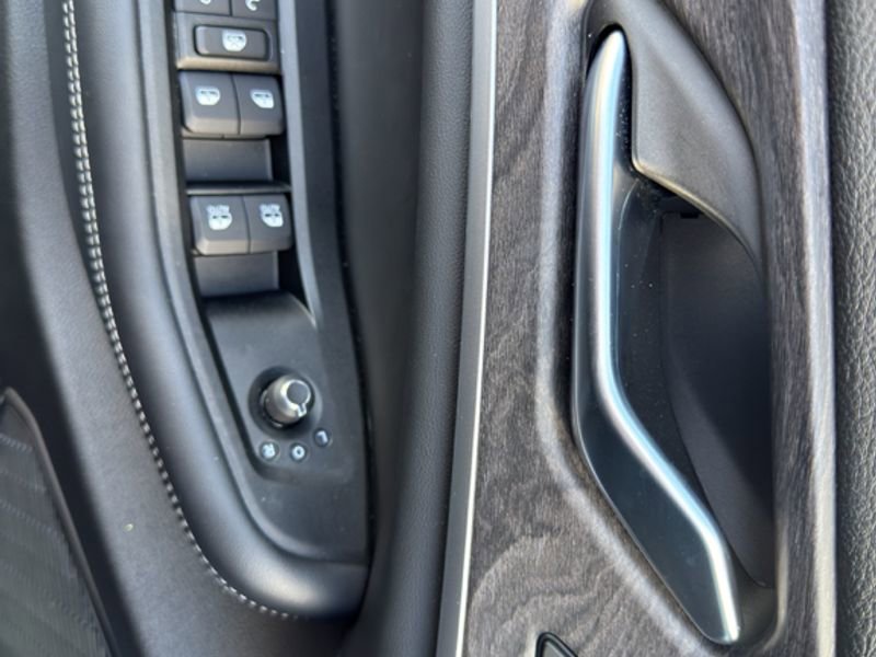 Used 2025 Jeep Grand Cherokee L Limited image 51