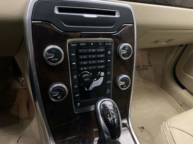 Used 2016 Volvo XC70 T5 Premier w/ Convenience Package AWD/4WD image 32