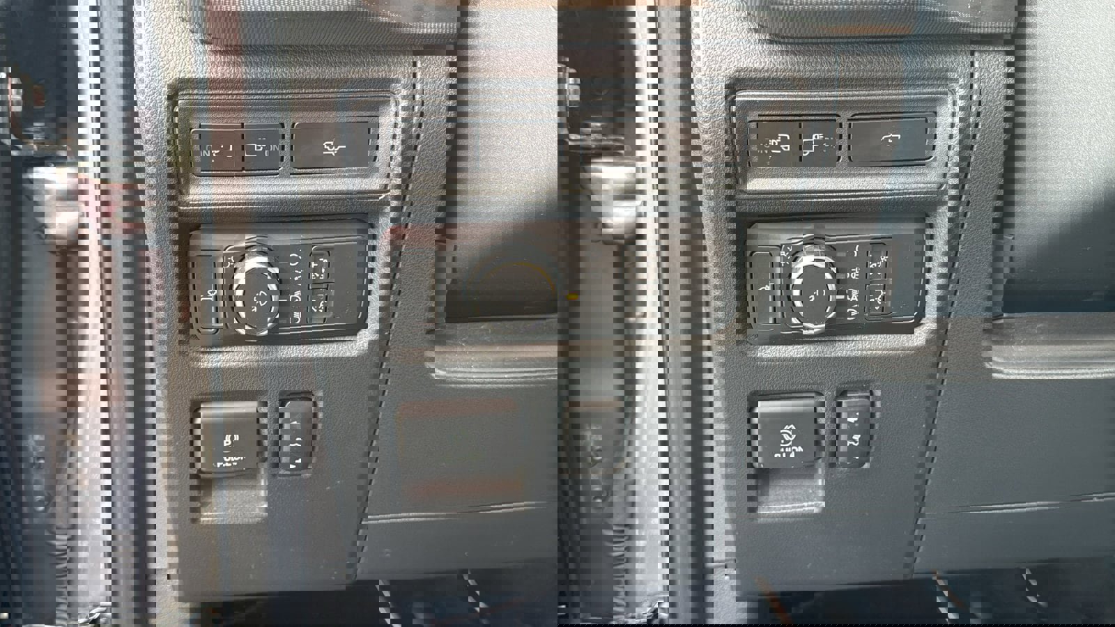 Used 2021 Ford F150 Platinum w/ FX4 Off-Road Package image 16