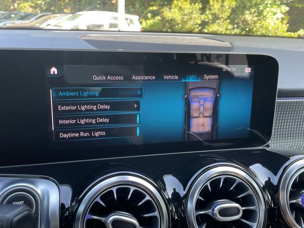 Used 2021 Mercedes-Benz GLB 250 4MATIC w/ Premium Package image 20