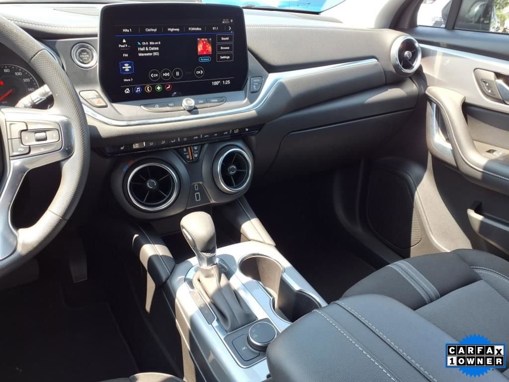 Used 2025 Chevrolet Blazer LT FWD image 8