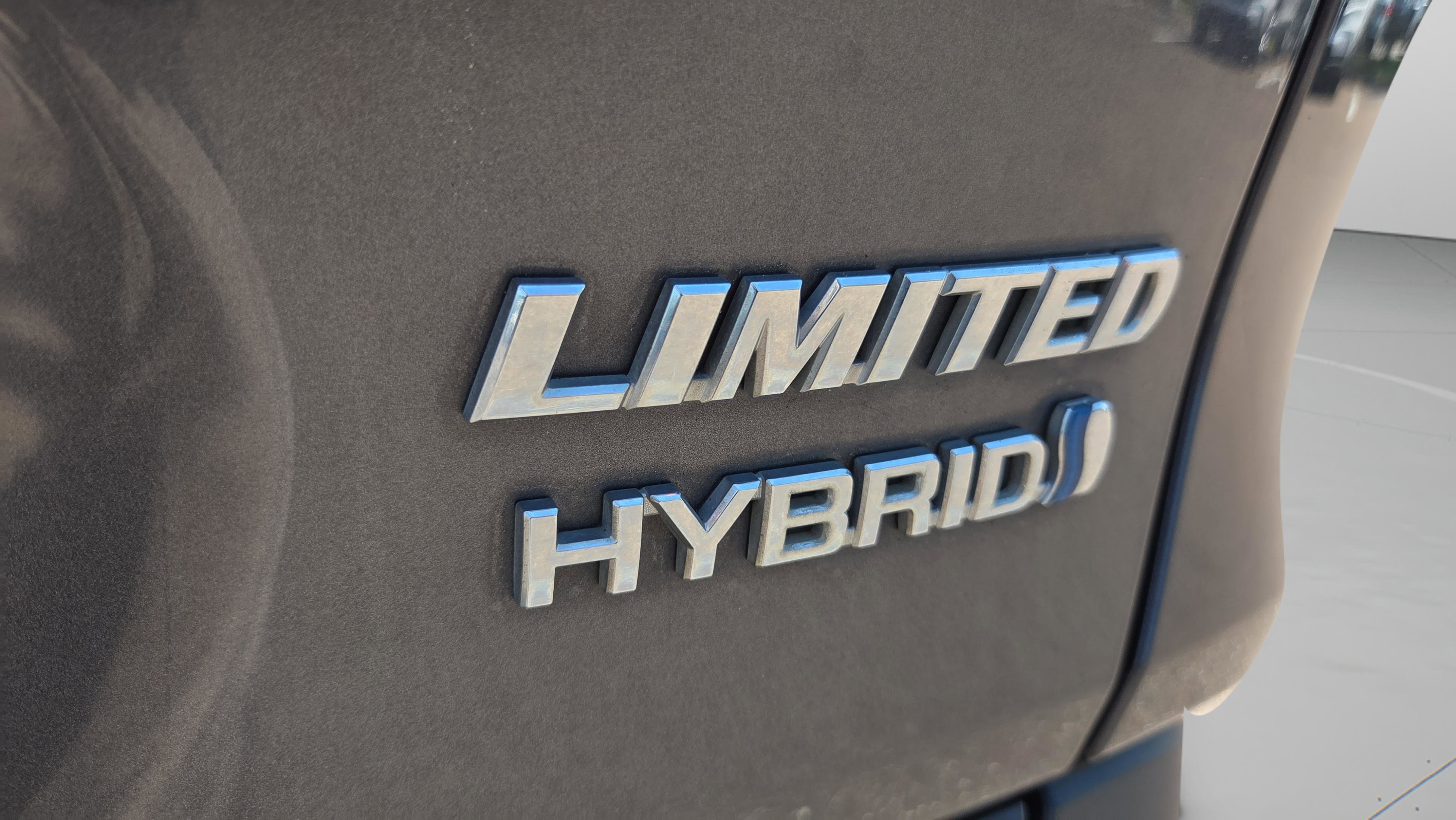 Used 2019 Toyota RAV4 Limited w/ Limited Grade Weather Package AWD/4WD image 33