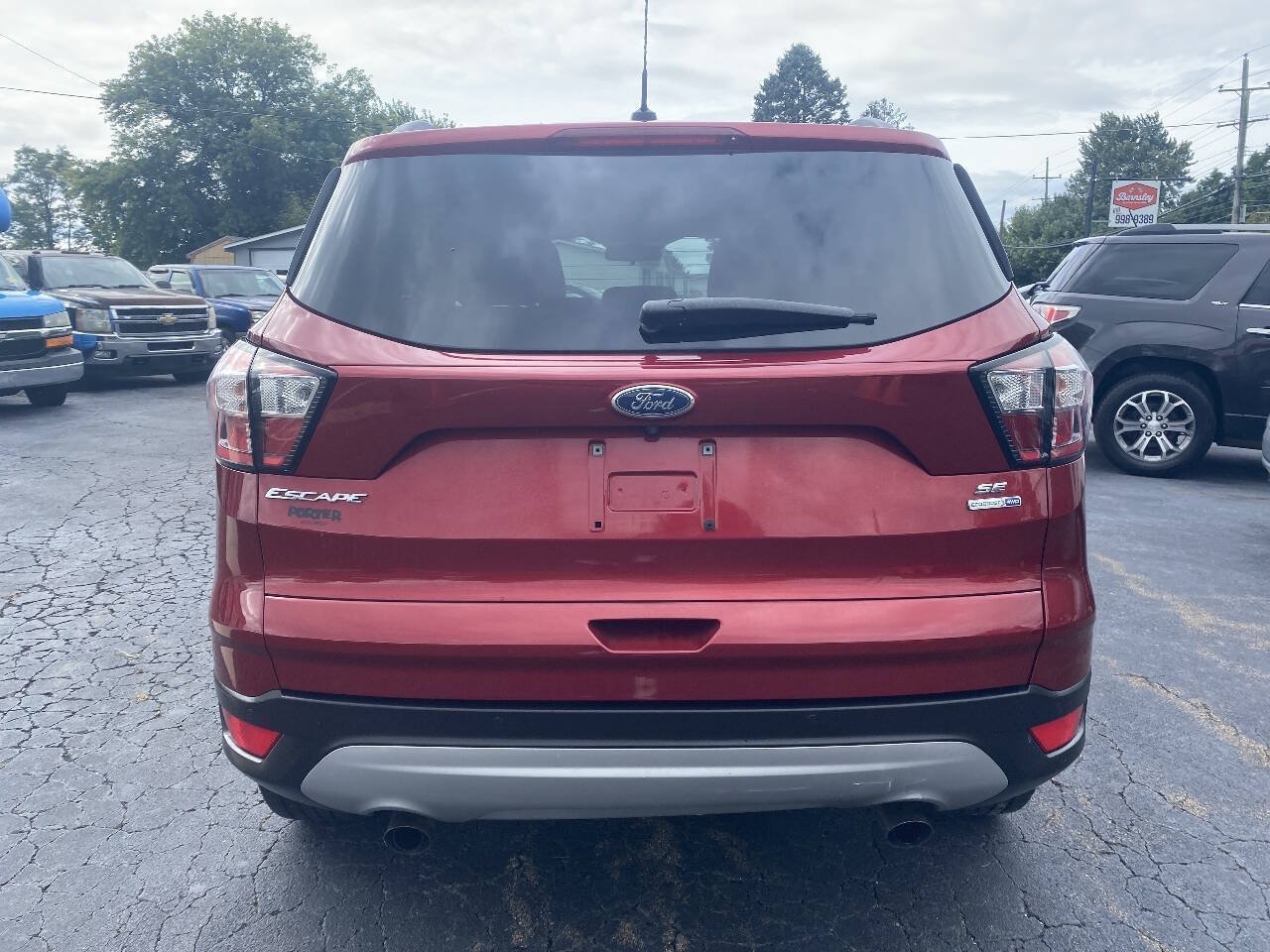 Used 2017 Ford Escape SE w/ Equipment Group 201A AWD/4WD image 6