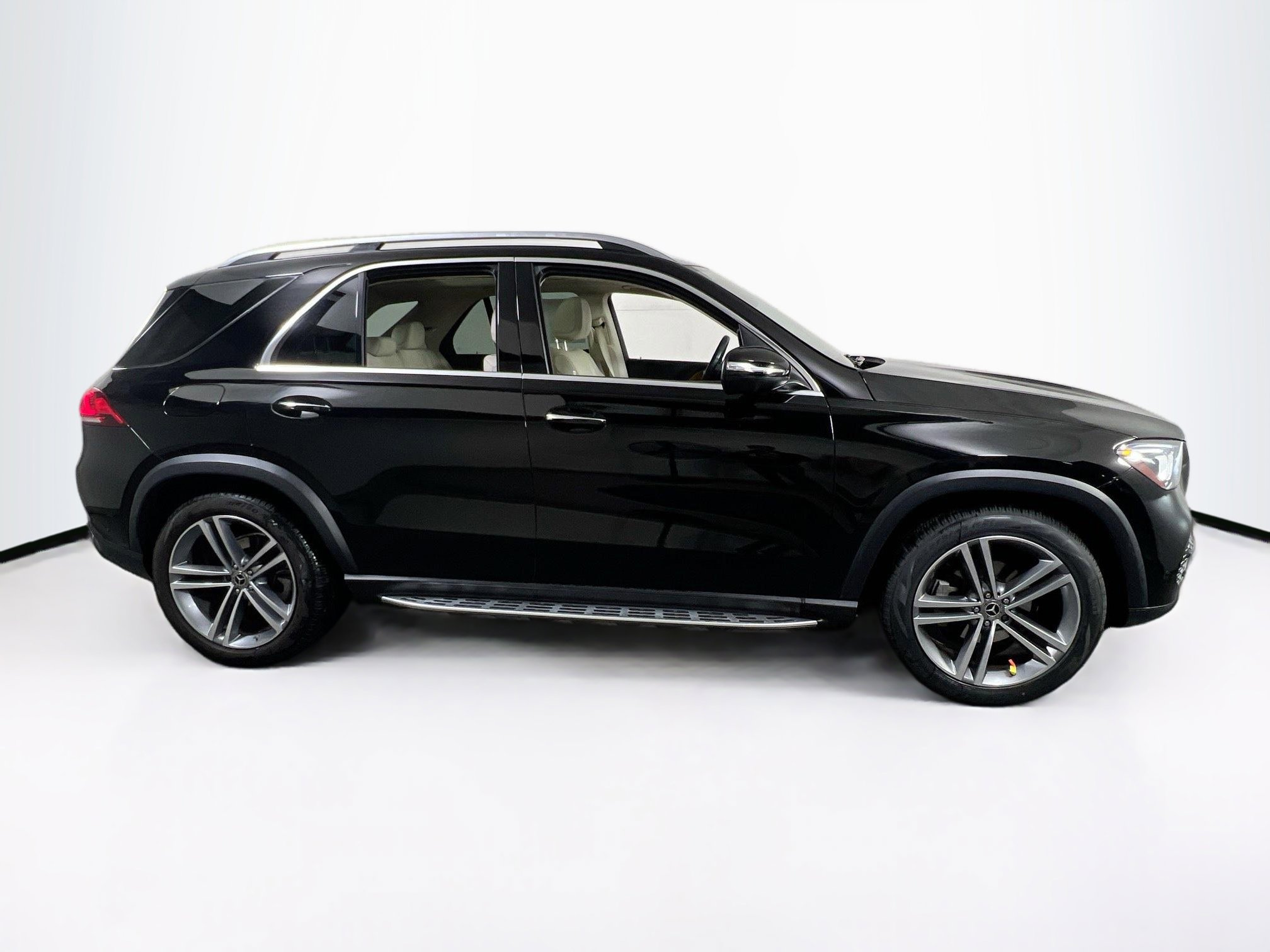 Used 2022 Mercedes-Benz GLE 350 4MATIC image 4
