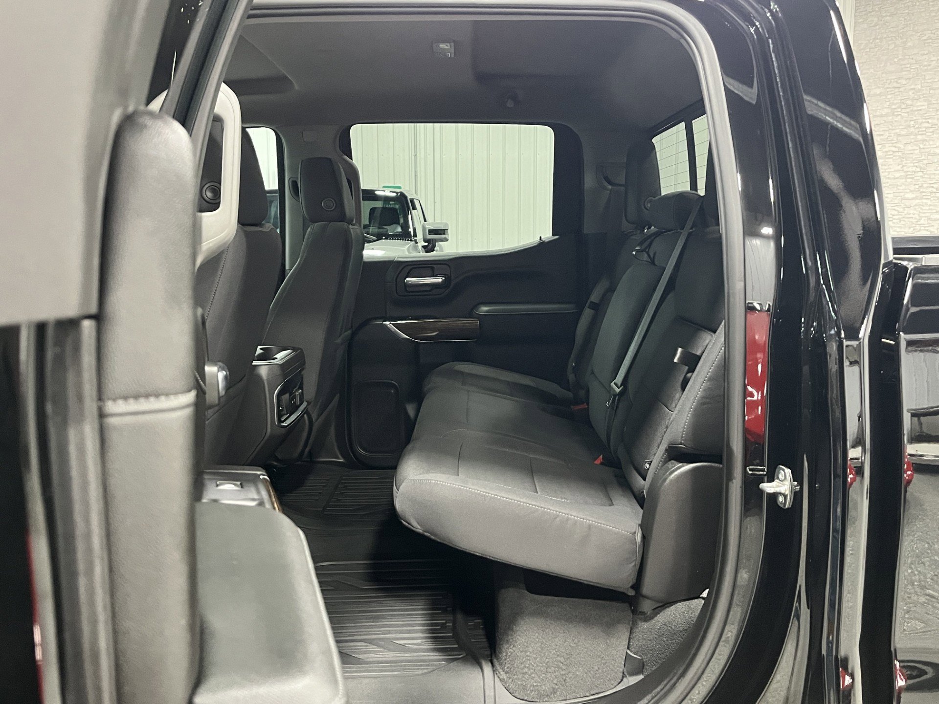 Certified 2021 GMC Sierra 1500 Elevation w/ Preferred Package AWD/4WD image 11