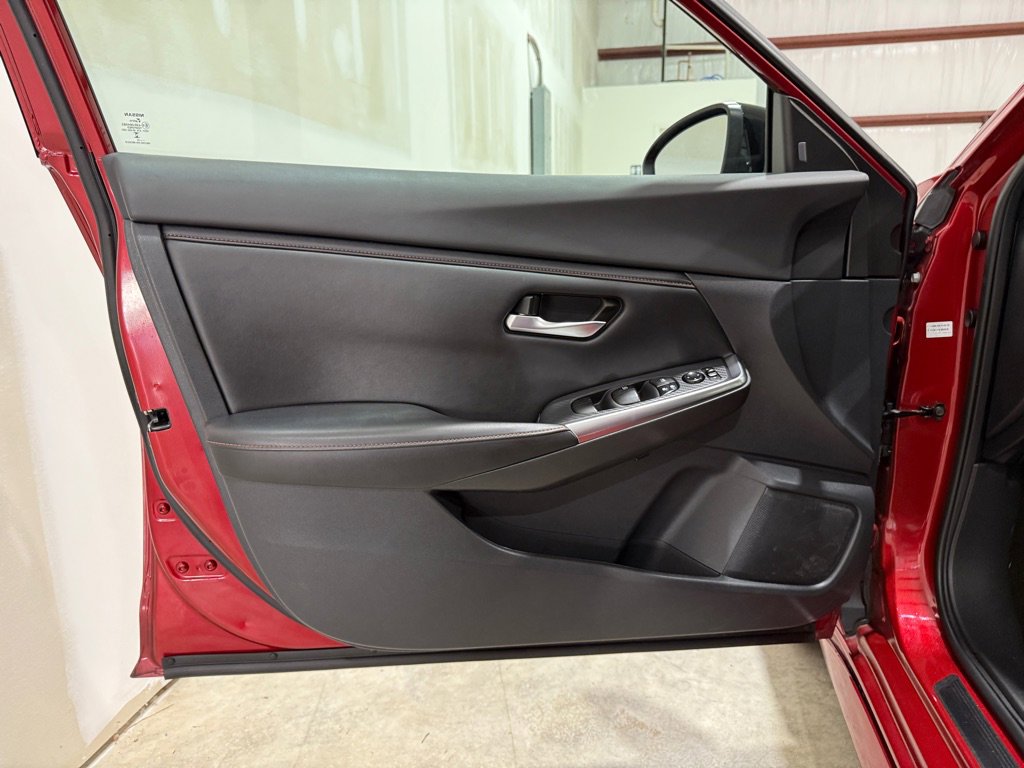 Used 2023 Nissan Sentra SR w/ Electronics Package image 18