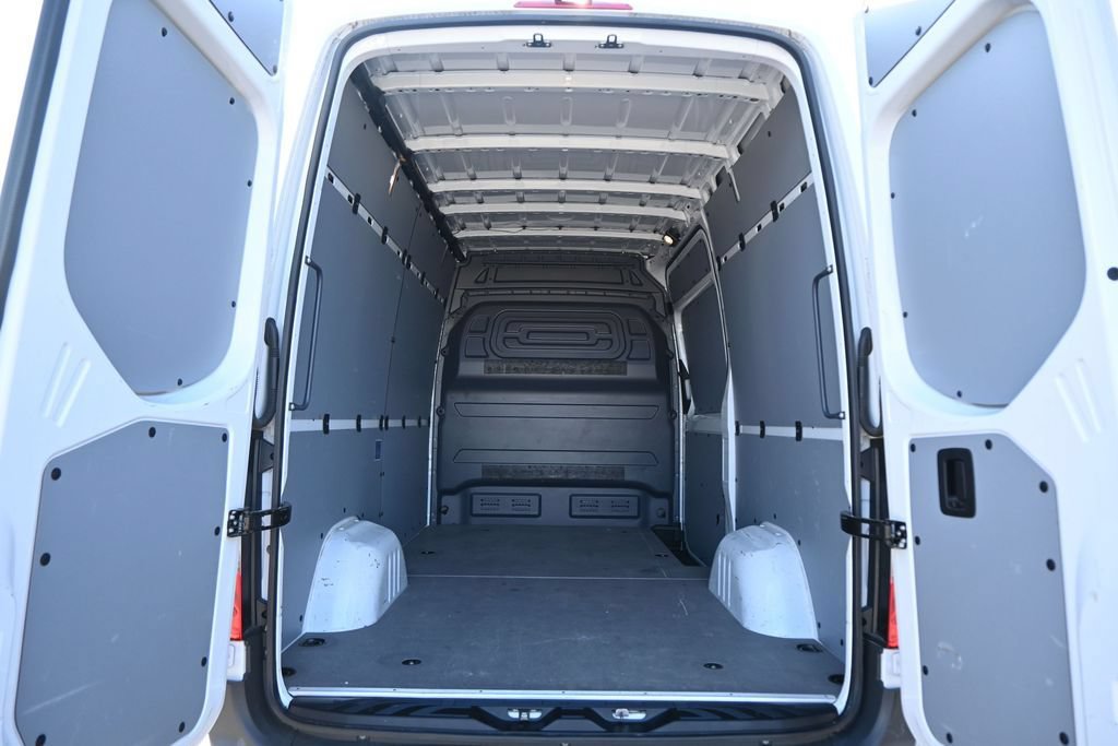 Used 2025 Mercedes-Benz Sprinter 2500 image 26