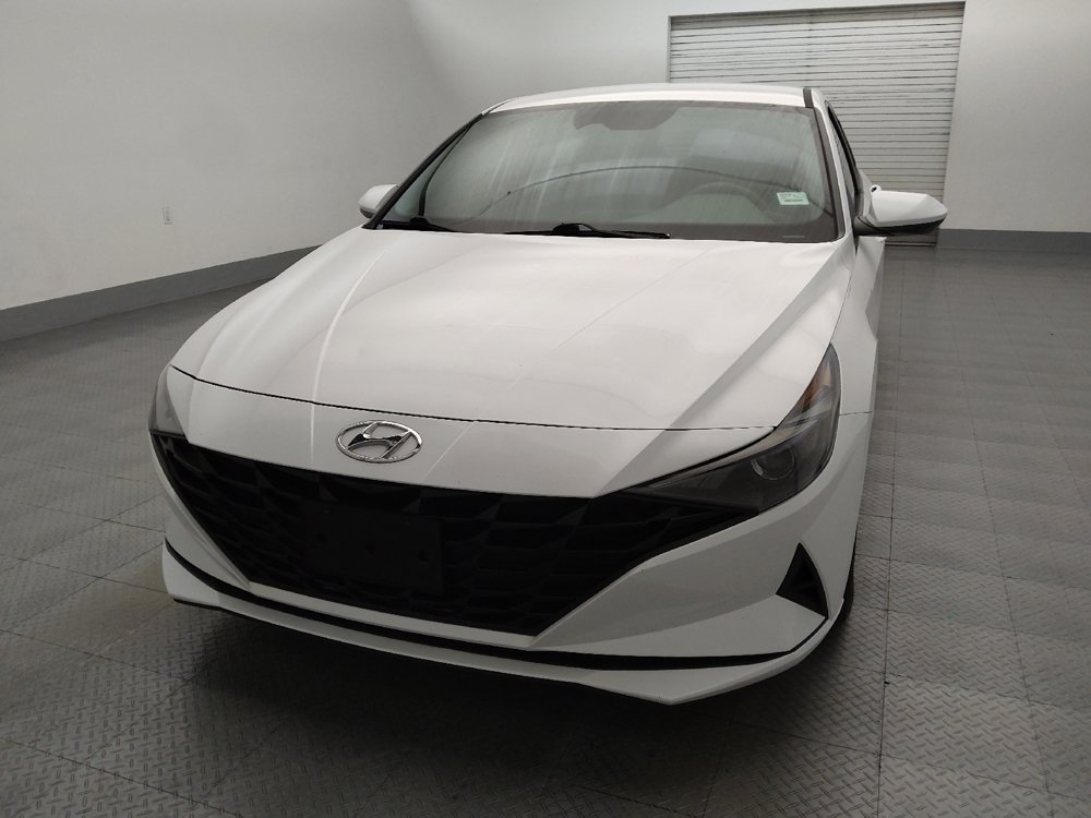 Used 2021 Hyundai Elantra SE FWD image 15
