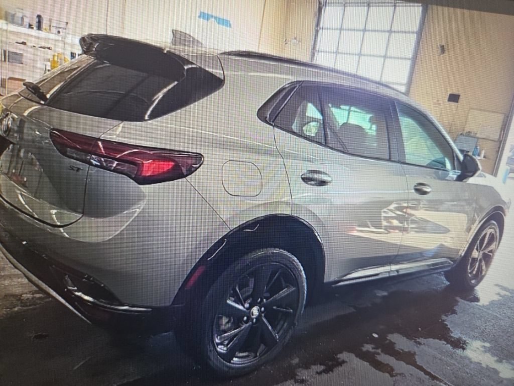 Used 2023 Buick Envision Essence w/ Sport Touring Package AWD/4WD image 4