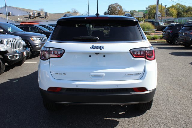 Used 2024 Jeep Compass Limited image 27