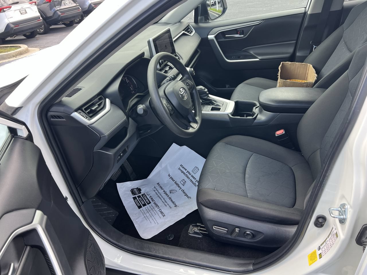 Used 2025 Toyota RAV4 XLE AWD/4WD image 16