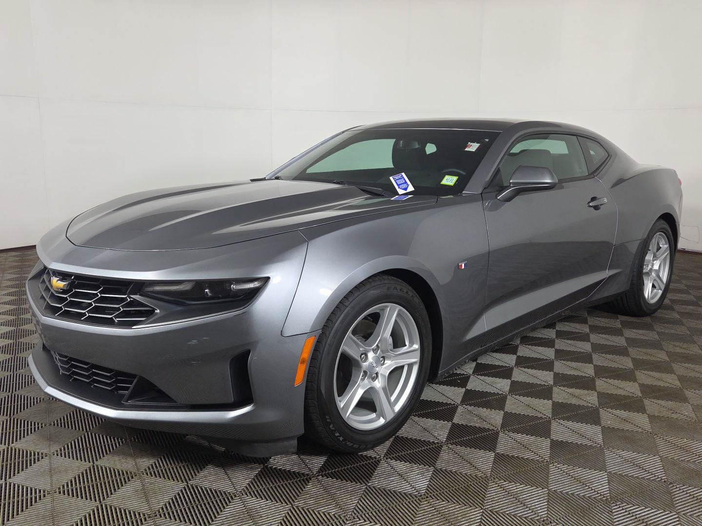 Used 2022 Chevrolet Camaro LT RWD image 2
