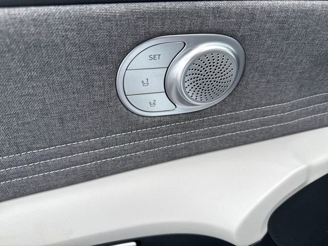 Certified 2025 Hyundai Elantra Limited image 13