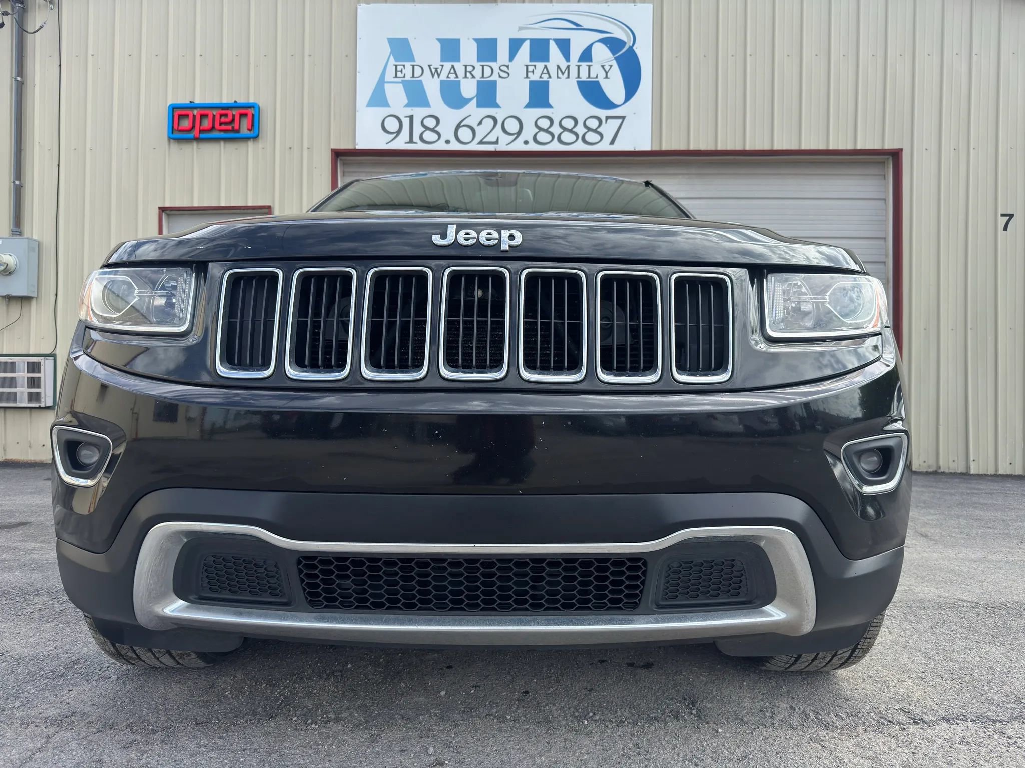 Used 2015 Jeep Grand Cherokee Limited AWD/4WD image 4