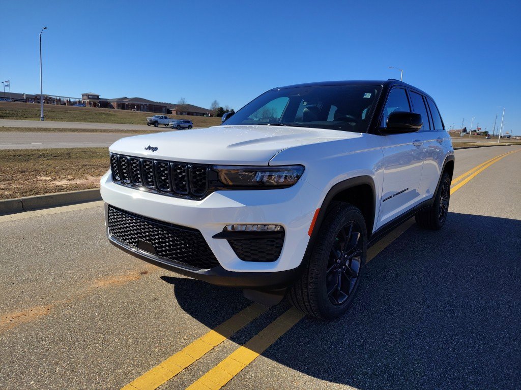 New 2025 Jeep Grand Cherokee Limited AWD/4WD image 4