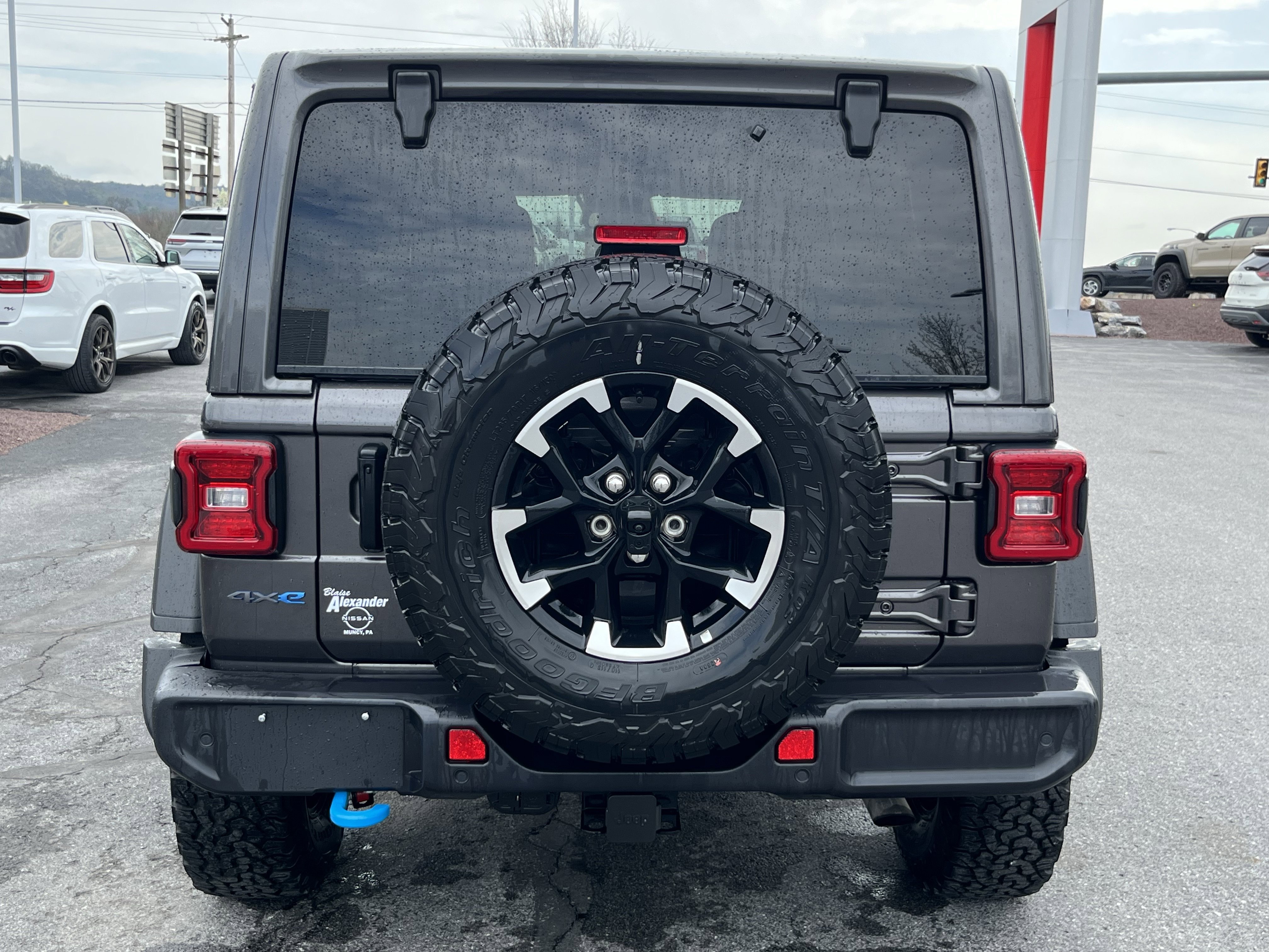 Used 2025 Jeep Wrangler Unlimited Rubicon 4xe w/ Safety Group video 4