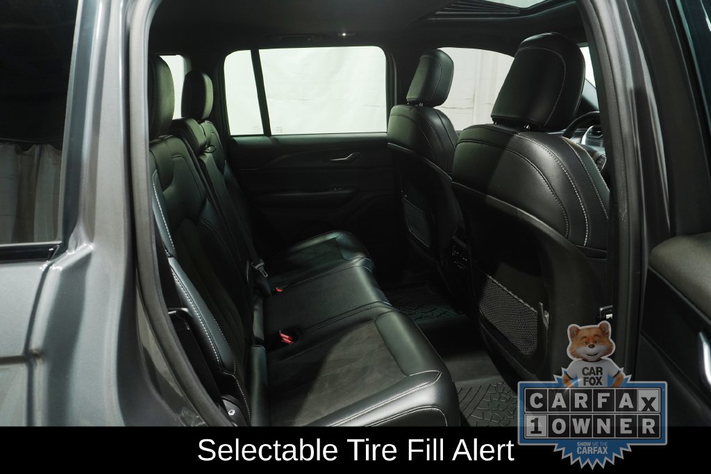 Used 2025 Jeep Grand Cherokee Altitude AWD/4WD image 17