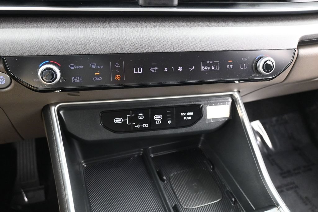 Used 2025 Kia Carnival EX FWD image 23