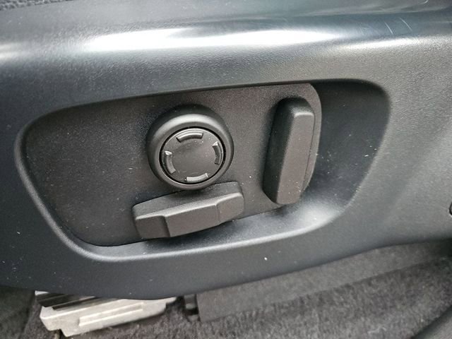 Used 2019 Land Rover Discovery SE AWD/4WD image 17