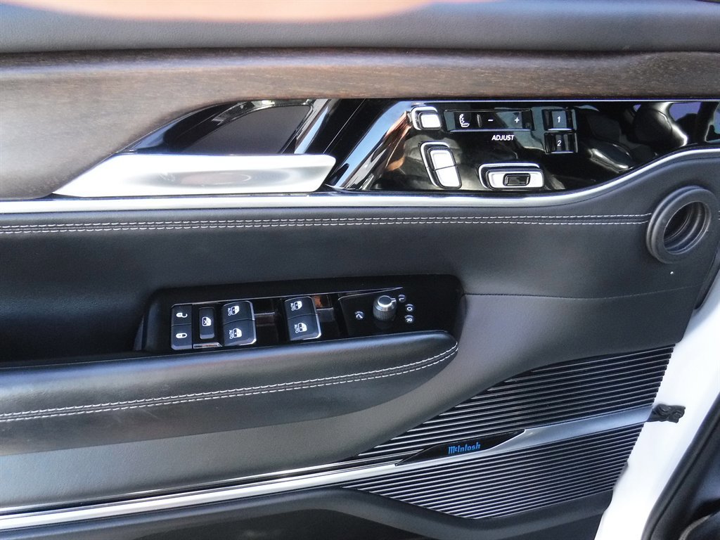 Used 2023 Jeep Grand Wagoneer L Series II image 17