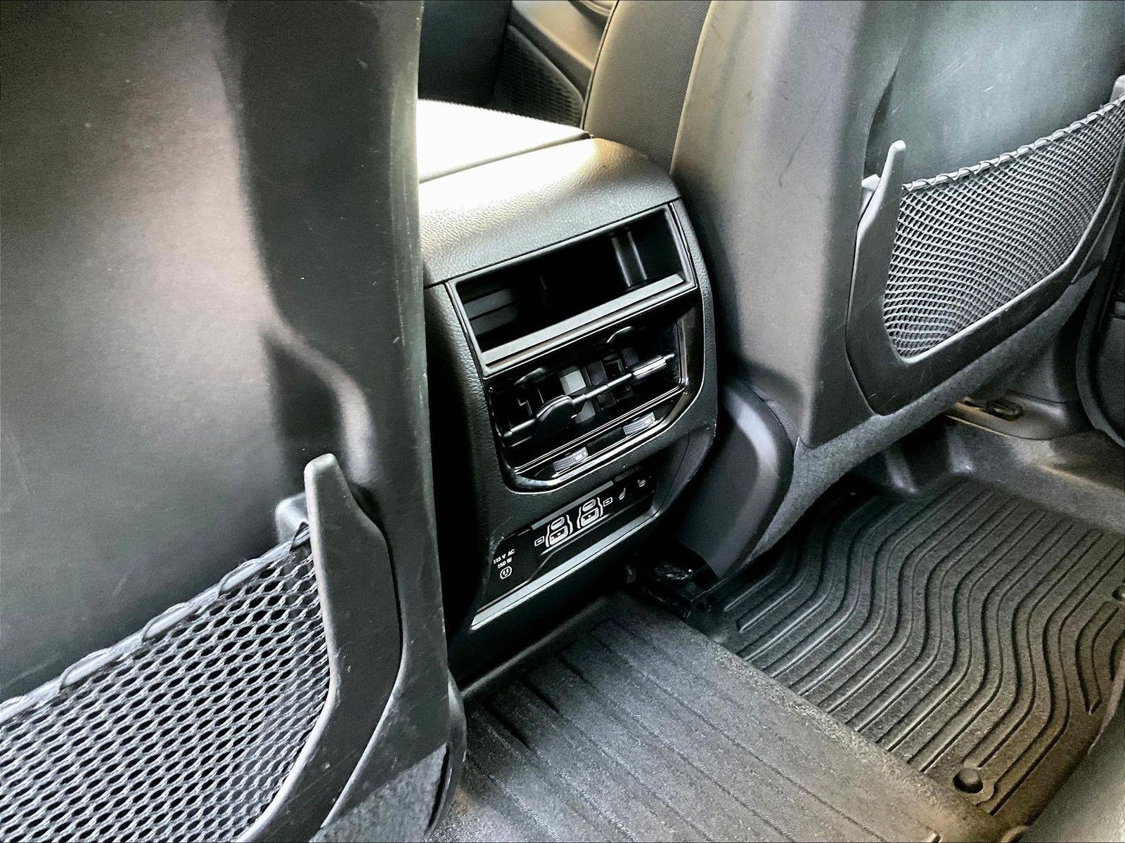 Used 2023 Jeep Grand Cherokee Limited AWD/4WD image 10