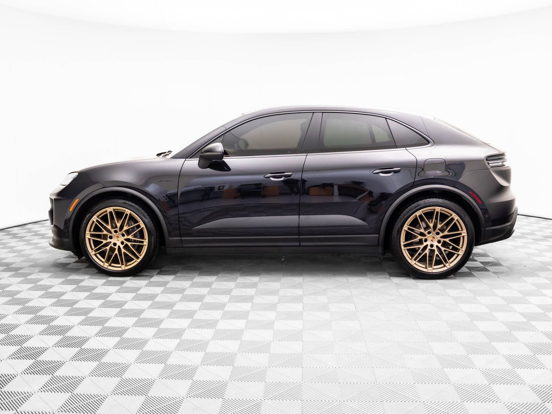 Certified 2024 Porsche Macan 4 Electric video 2