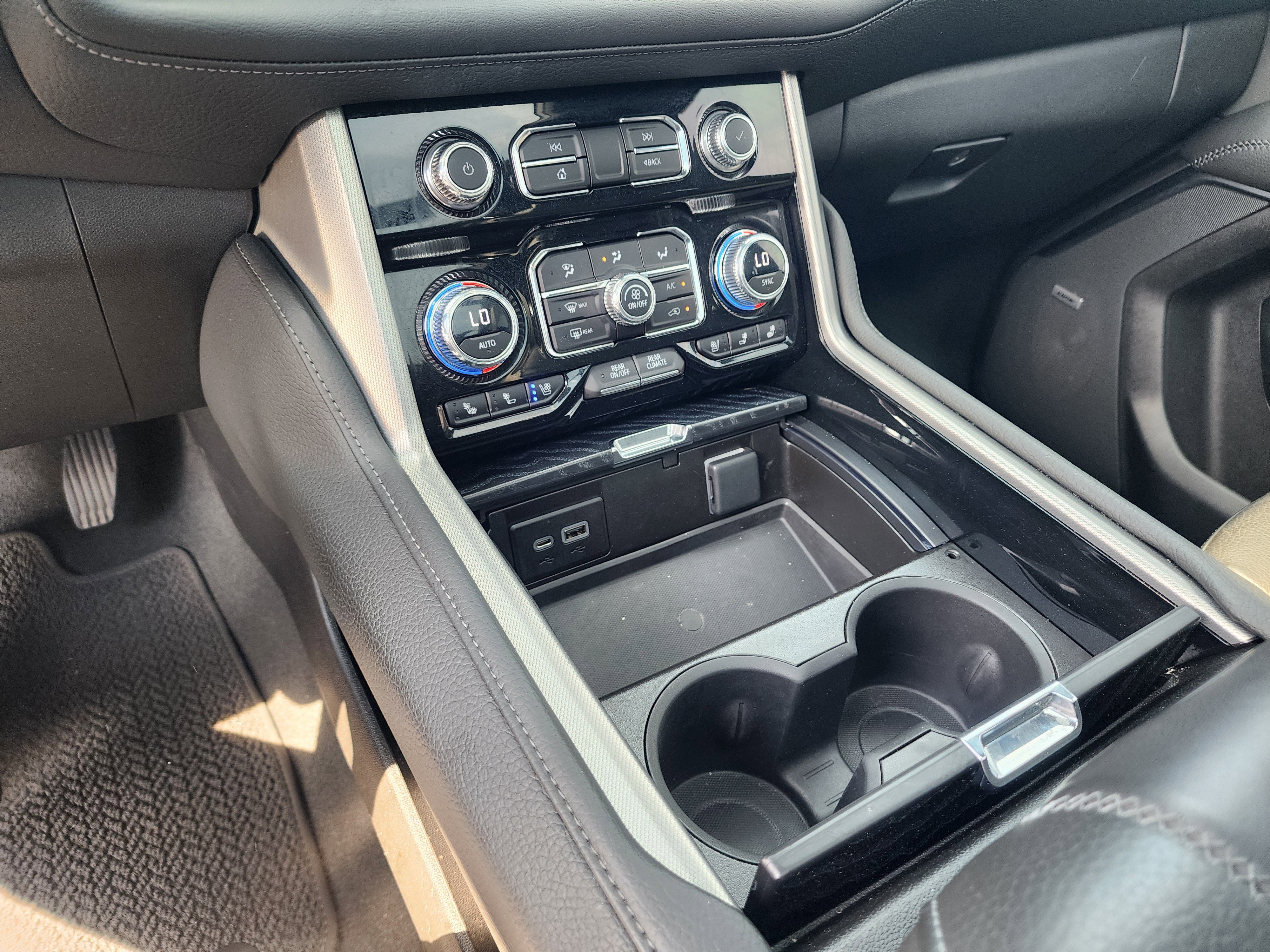 Used 2023 GMC Yukon Denali image 37