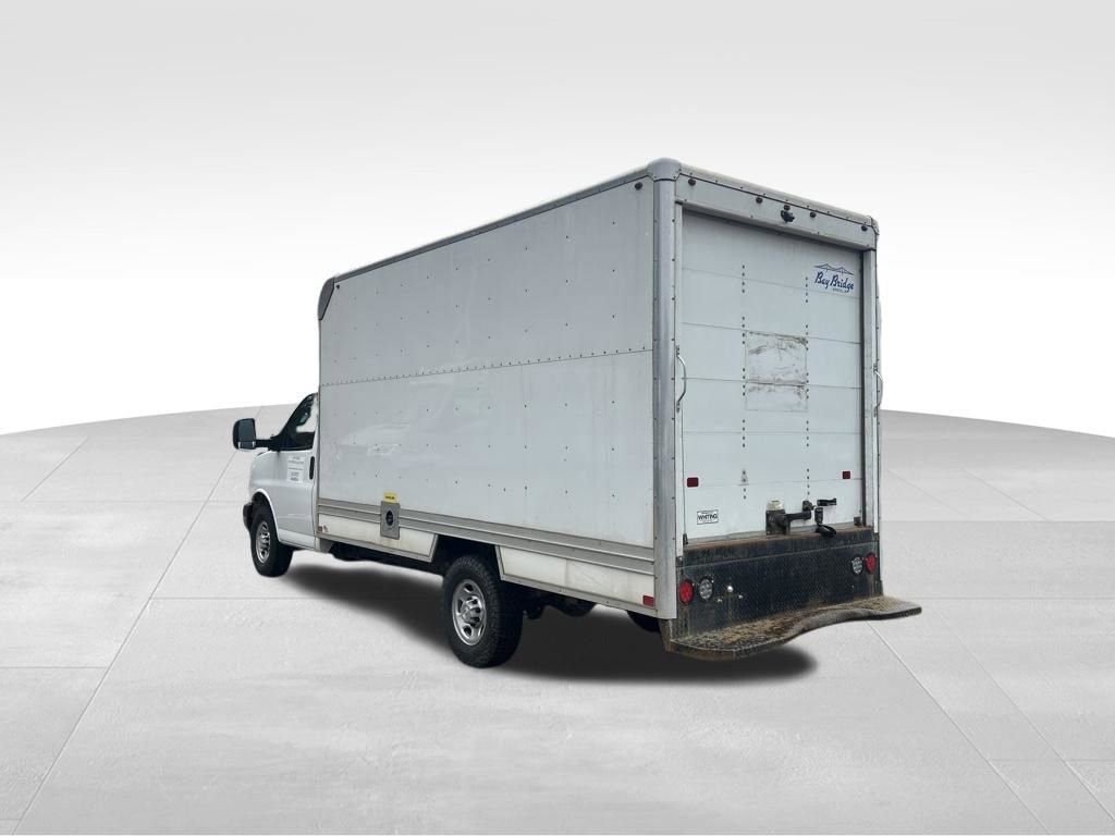 Used 2022 Chevrolet Express 3500 w/ Driver Convenience Package RWD image 3