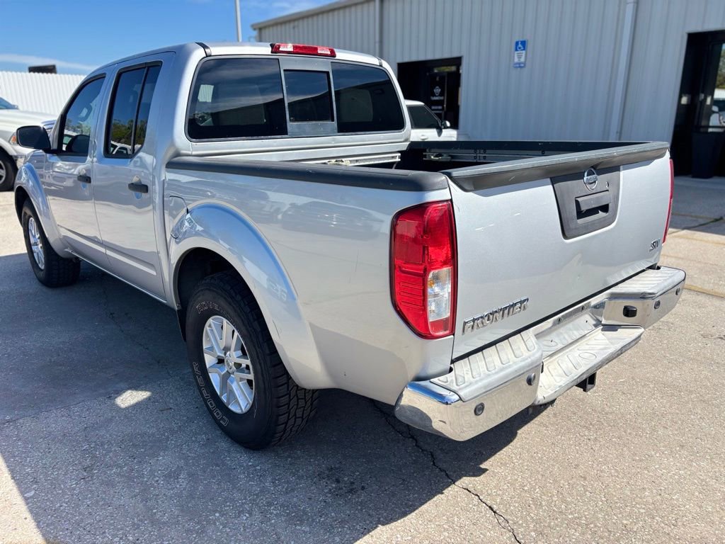 Used 2014 Nissan Frontier SV w/ SV Value Truck Package RWD image 3