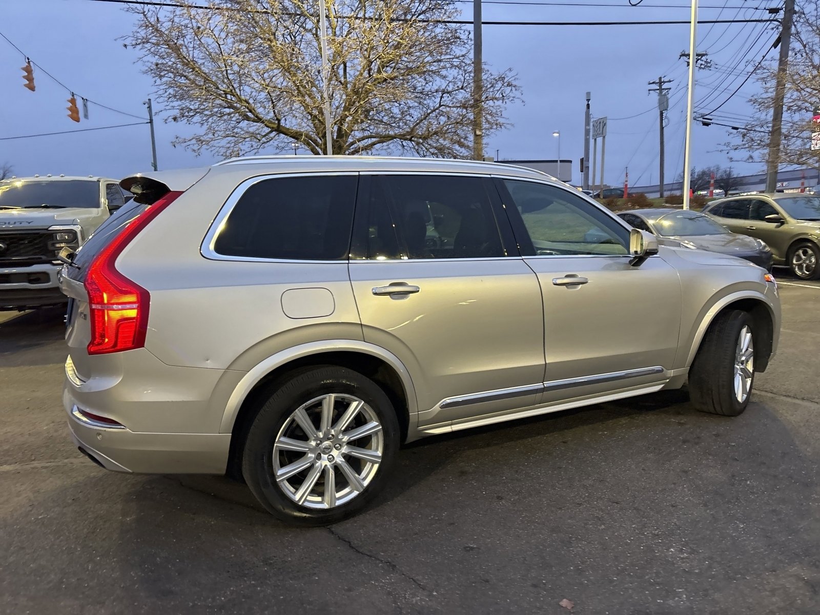 Used 2016 Volvo XC90 T6 Inscription w/ Vision Package image 8