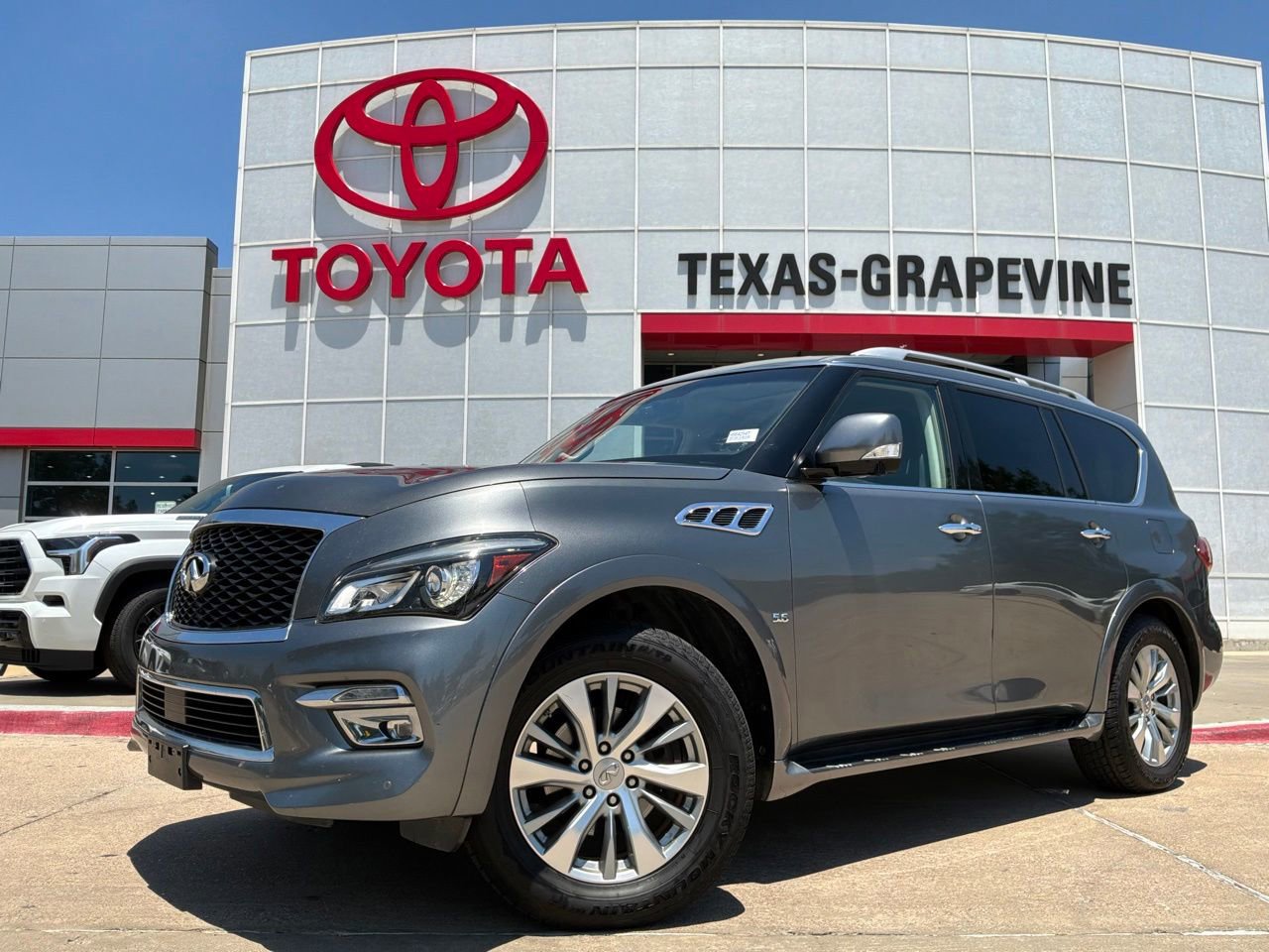 Used 2017 INFINITI QX80 2WD image 2