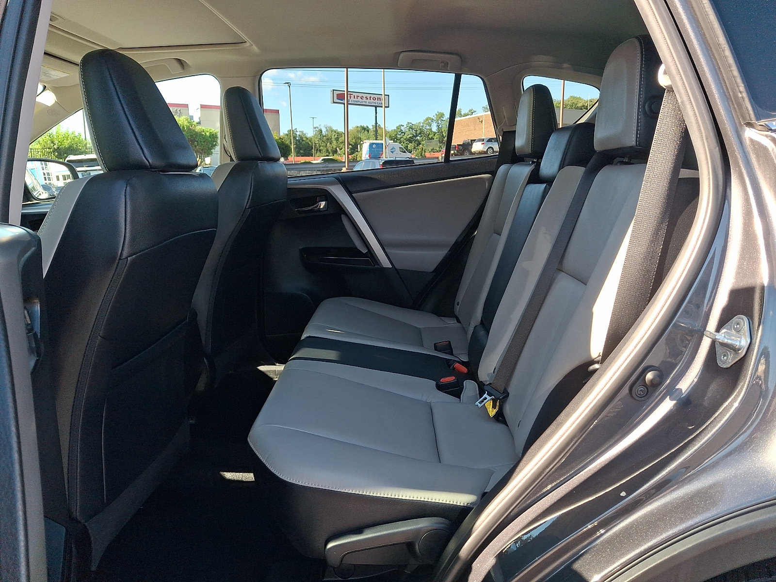 Used 2017 Toyota RAV4 Limited w/ Advanced Technology Package AWD/4WD image 10