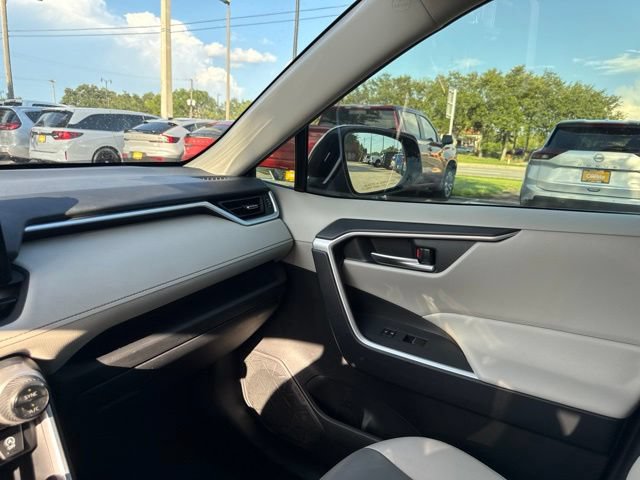 Used 2020 Toyota RAV4 XLE Premium FWD image 27