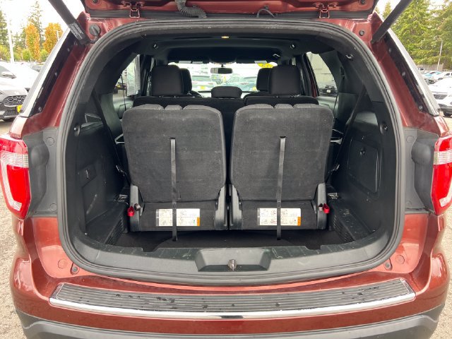 Used 2018 Ford Explorer XLT w/ Equipment Group 201A AWD/4WD image 12