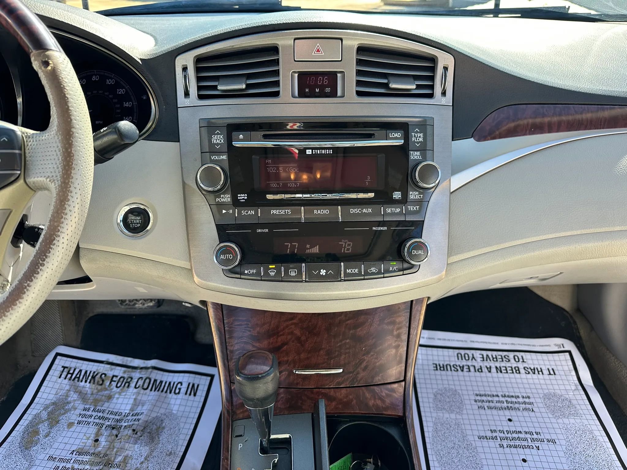 Used 2011 Toyota Avalon Limited FWD image 19