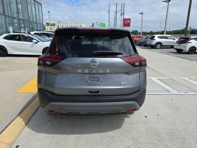Used 2023 Nissan Rogue SV image 5