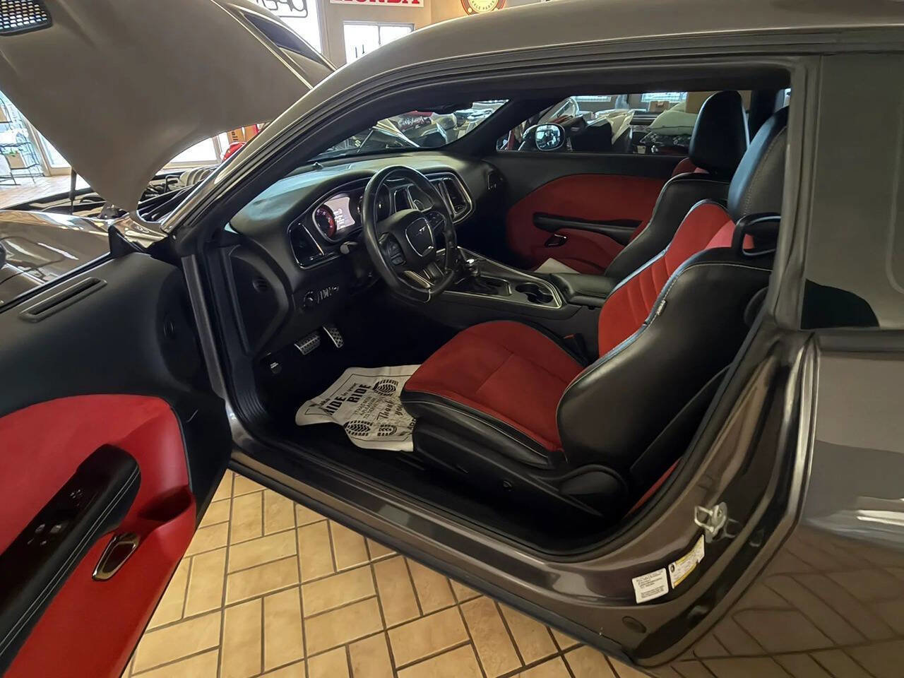 Used 2015 Dodge Challenger SRT Hellcat image 8